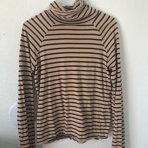 Stripe turtleneck shirt